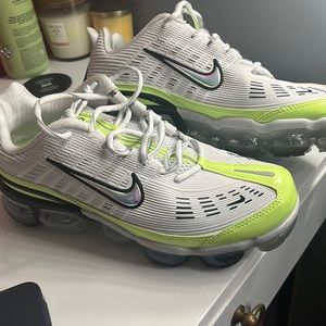 White and Ghost green Vapor Max